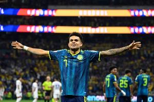 自2014年以来，迪亚斯成继J罗后首位世界杯单场传射哥伦比亚球员
